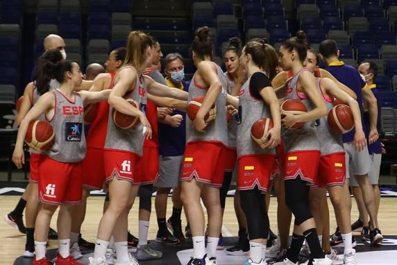 La selección femenina, durante un entrenamiento de este verano.
