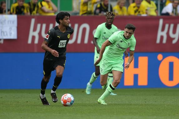 El centro del campo del Athletic va acogiendo a caras nuevas. FOTO: MD