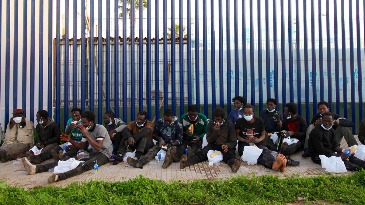 ¡Africanos, rescatadnos!