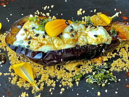 Berenjena con requeixo, restaurante A Xanela Gastronomica J.C. CAPEL