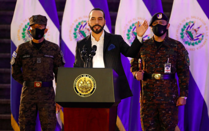 El Salvador intercepta embarcación con 1.4 toneladas de cocaína; tres mexicanos entre los arrestados