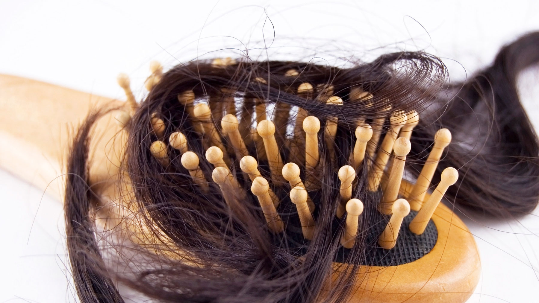 ¿Tienes el pelo muy estropeado? Al rescate con muy pocos productos