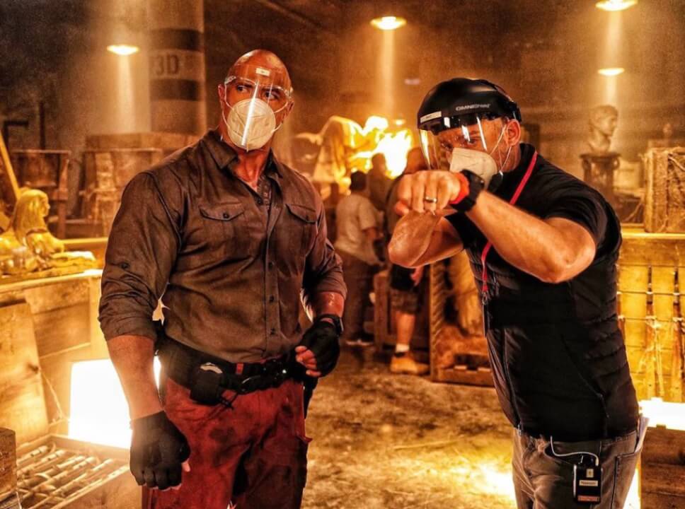 dwayne johnson aviso rojo thurber