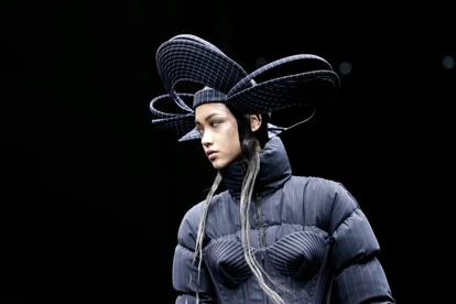 Uno de los diseños presentados durante el desfile de Jean Paul Gaultier en París.