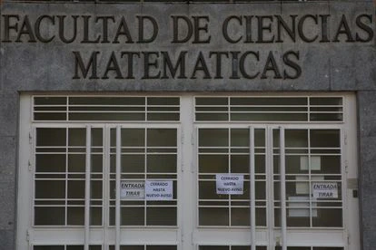 La Universidad Complutense de Madrid, vacía por la pandemia, en abril de 2020.