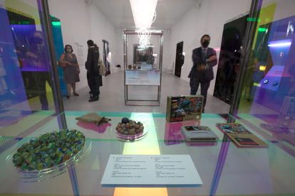 Una de las vitrinas de 'Homo Ludens'.