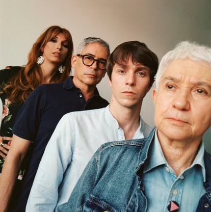 De izquierda a derecha, los escritores Valeria Vegas y Boris Izaguirre; Eduardo Rubiño, diputado por Madrid; y Boti Rodrigo, Directora General de Diversidad Sexual.