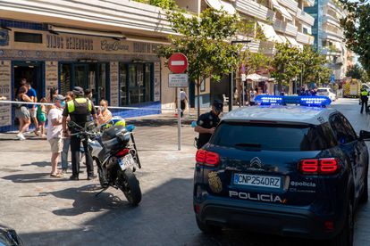Varios agentes de policía en la zona donde ha sucedido el atropello múltiple.