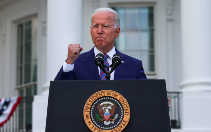 El 62% de los estadounidenses aprueba la gestión de Biden frente a la pandemia de Covid