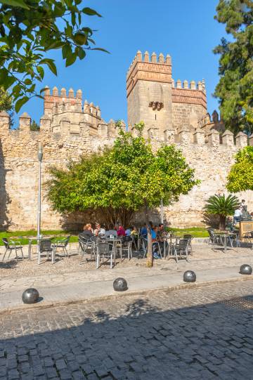 Terraza junto al castillo de San Marcos, en El Puerto.