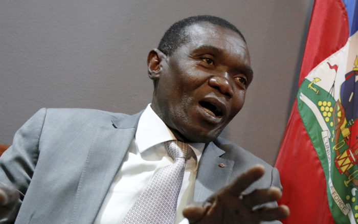 El Senado de Haití aplaza la toma de posesión de Joseph Lambert como presidente provisional