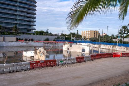 Fotografía de la zona donde estaba el complejo de apartamentos Champlain Towers, hoy un solar.