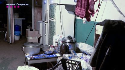 Lugar en el que vivían las personas retenidas en las naves de cultivo de marihuana.