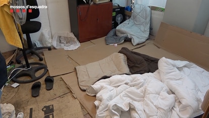 Condiciones en las que vivían las personas retenidas en las naves de cultivo de marihuana.