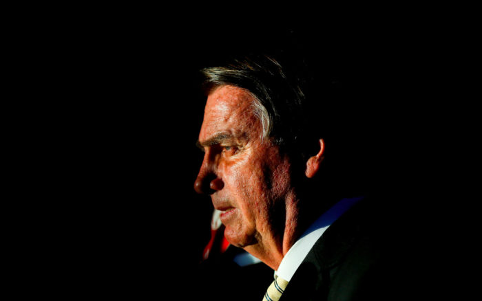 Hospitalizan al presidente Jair Bolsonaro en hospital militar de Brasilia