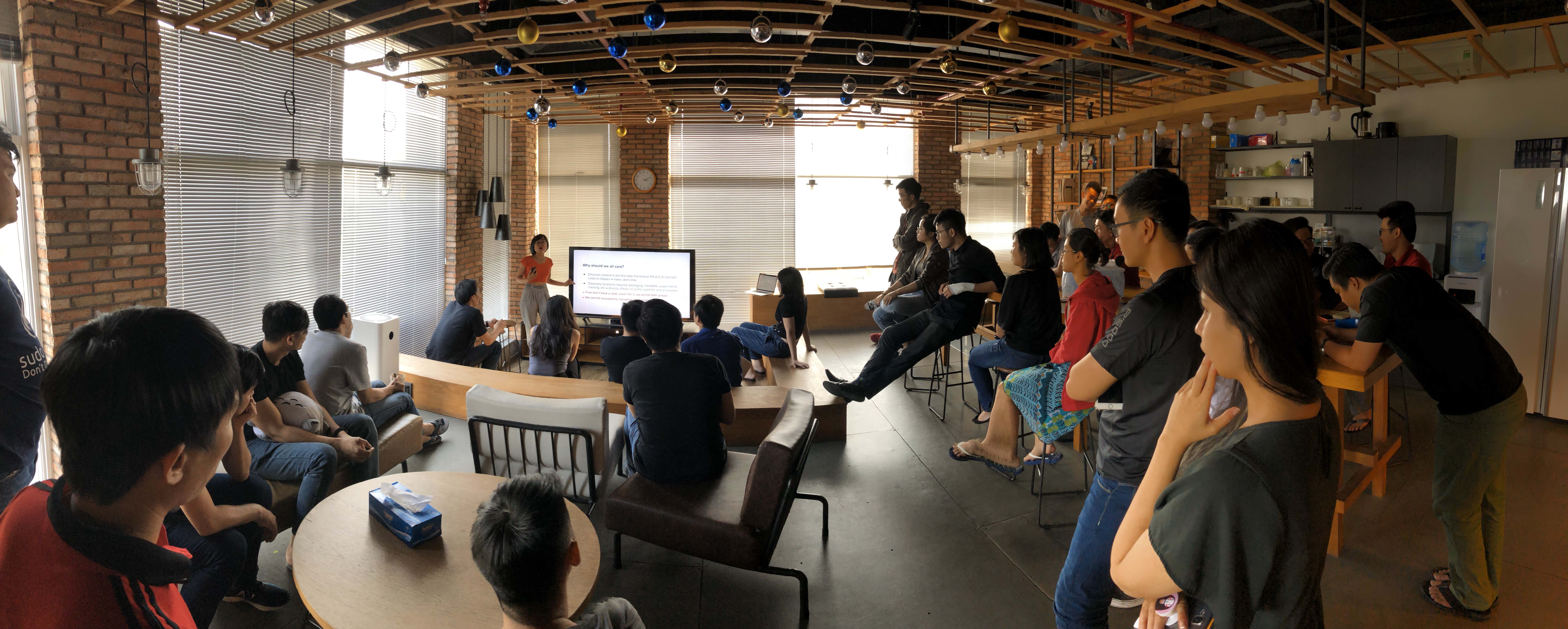 Una foto del equipo de INKR de la plataforma de cómics digitales