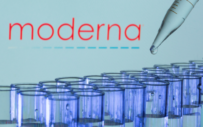 Italia aprueba el uso de la vacuna de Moderna contra el coronavirus para menores de 12 a 17 años
