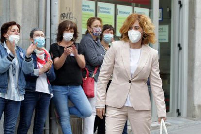 Irene Costumero abandona en junio de 2020 la Audiencia de Bizkaia tras una vista del juicio contra cuatro funcionarios de la Diputación por quitarle la custodia de su hija menor.