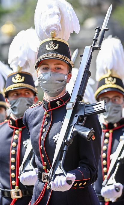 La princesa Isabel, heredera al trono de Bélgica, desfila en el Día Nacional del país, el 21 de julio de 2021.
