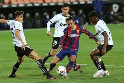 Griezmann, durante la pasada temporada ante el Valencia.