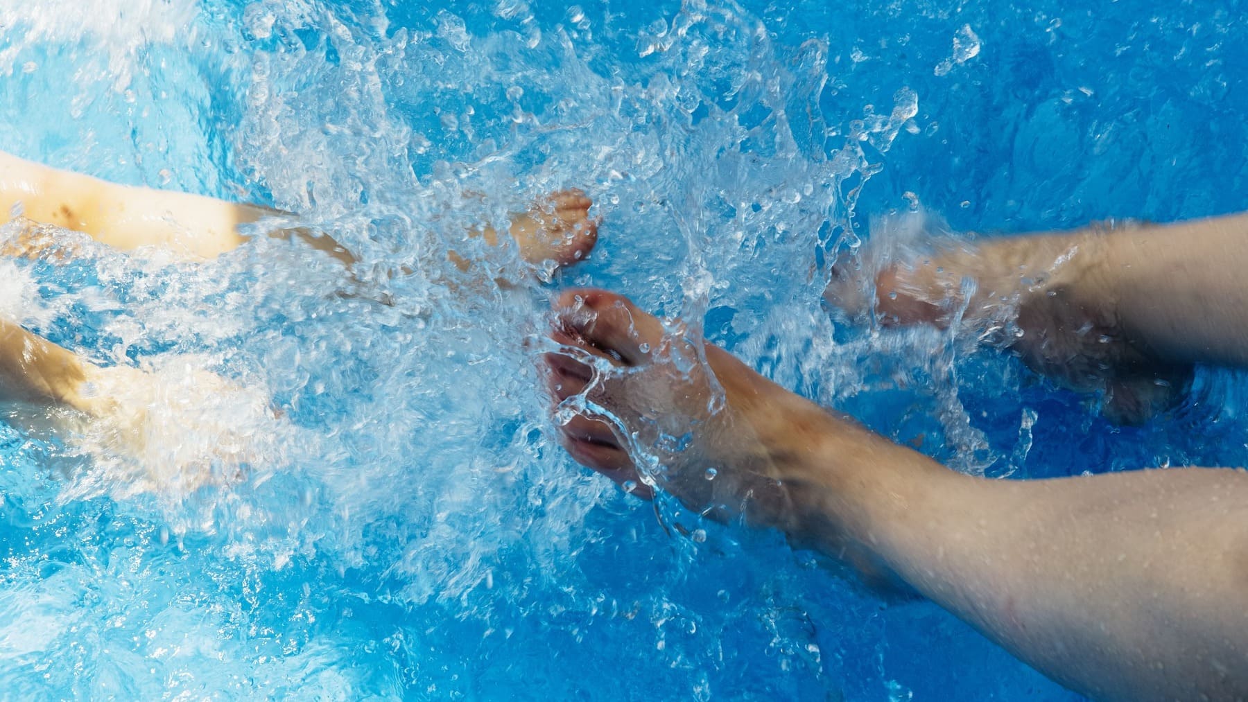 Los mejores consejos para cuidar los pies secos en verano