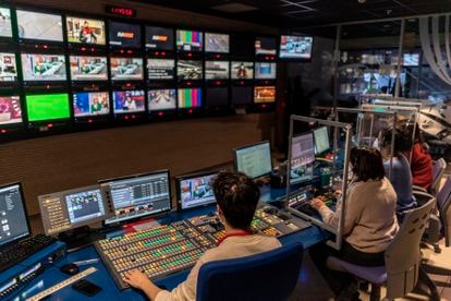 Sala de control del programa 120 Minutos.