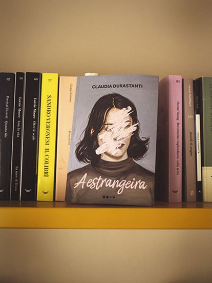 Su libro en portugués.