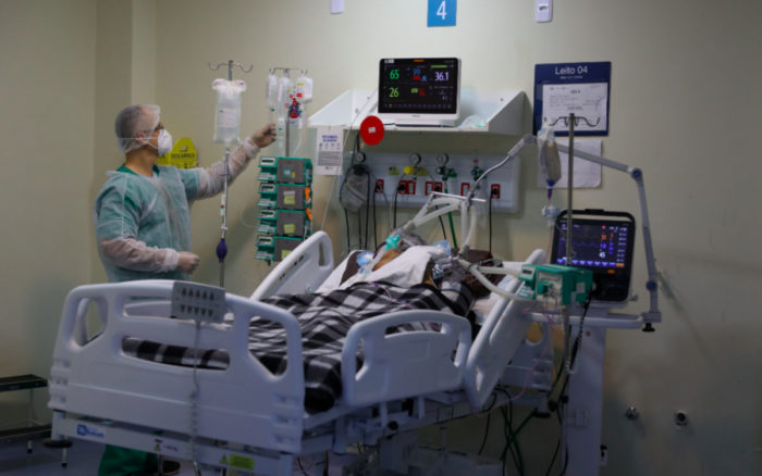 Repunta número de muertes por Covid en el mundo y pasa de 4 millones: OMS