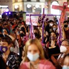 Manifestación convocada por el movimiento feminista esta noche de viernes en Barcelona por los asesinatos machistas y el hallazgo del cuerpo de la pequeña Olivia en la costa canaria.