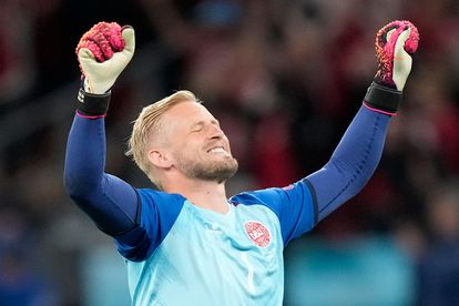 Kasper Schmeichel celebra la victoria de Dinamarca ante Rusia.