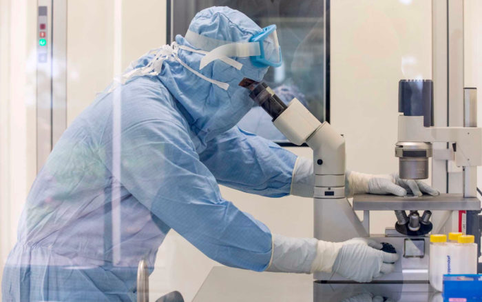 Vacuna italiana anti-Covid muestra fuerte respuesta inmune en ensayo intermedio