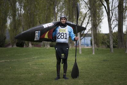 David Llorente, posa para EL PAÍS antes de un entrenamiento el pasado mes de abril en La Seu d'Urgell. Gianluca Battista
