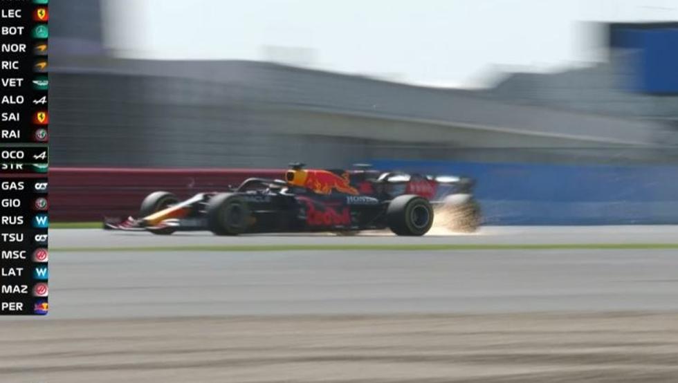 ¡Fuerte accidente entre Hamilton y Verstappen en la primera vuelta!