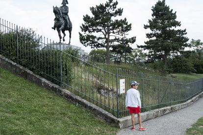 Estatua de Napoleón en Laffrey, donde se enfrentó a los soldados del ejército real, a los que convenció para que se aliaran con él sin derramar una gota de sangre.