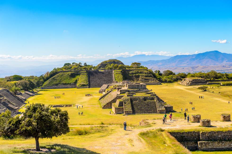Vista de Monte Albán, un sitio arqueológico a ocho kilómetros de Oaxaca.