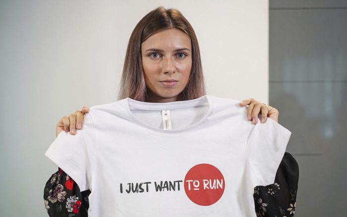 Mi abuela me llamó cuando me llevaban al aeropuerto y me pidió no regresar a Bielorrusia: Tsimanouskaya