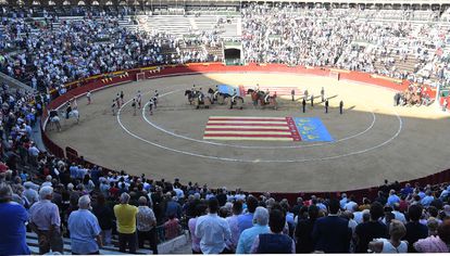 Paseíllo en la plaza de toros de Valencia en 2017.