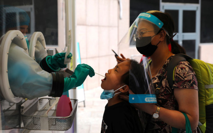 Autoridades chinas intensifican medidas para proteger a Pekín de Covid-19