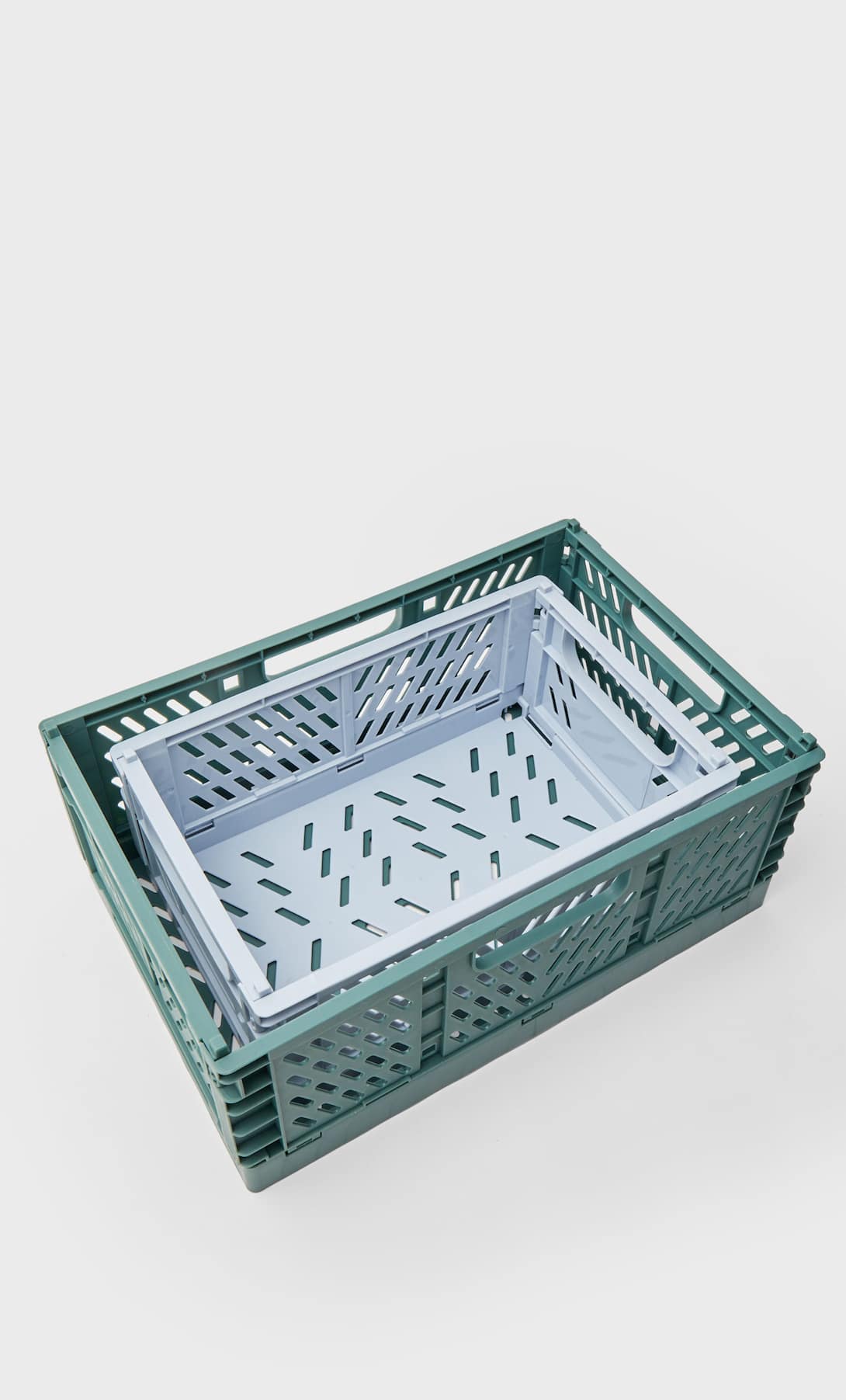 Stradivarius vende estas cajas para organizar tu casa más baratas y bonitas que en Ikea