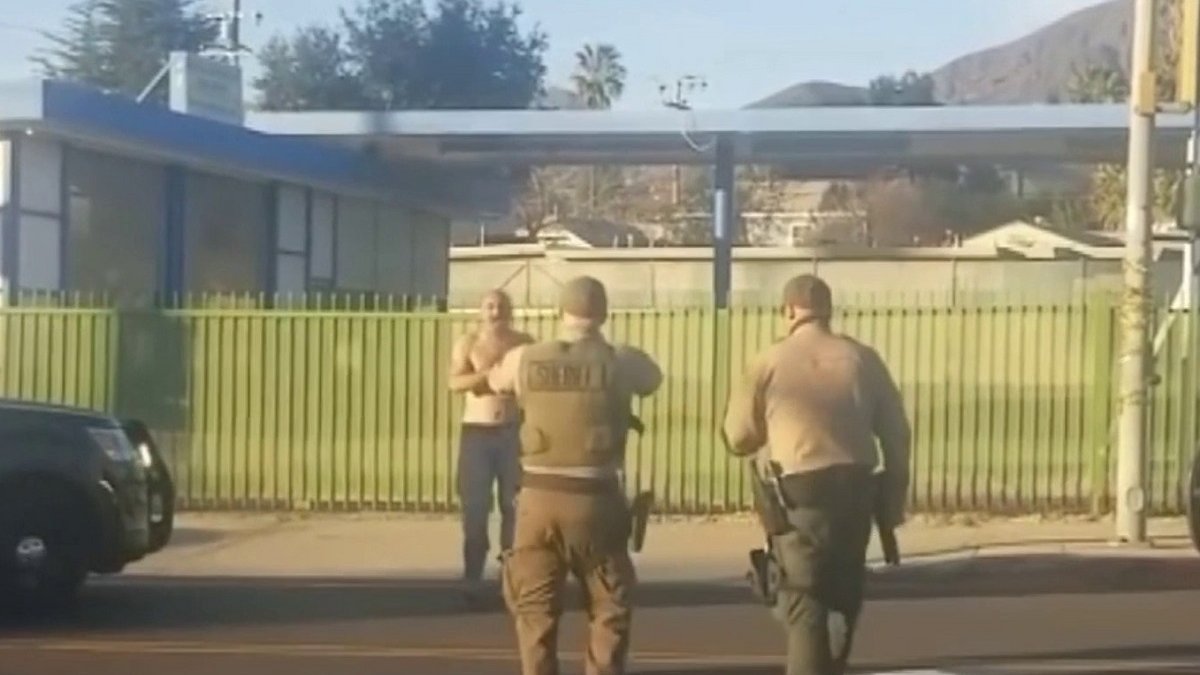 Revelan video de enfrentamiento policial mortal en Altadena