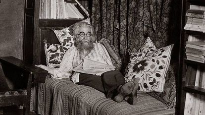 Valle-Inclán, retratado por el fotógrafo Alfonso.