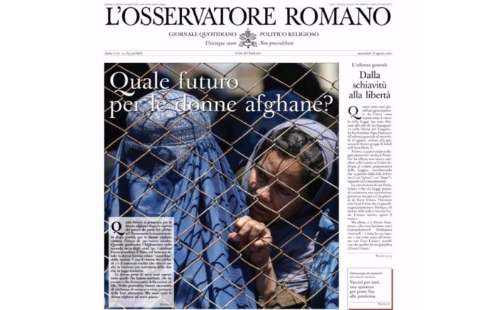 Mujeres afganas protagonizan portada del periódico oficial del Vaticano | Video