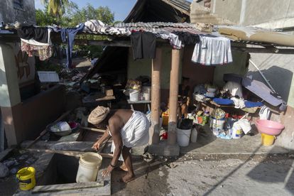 Las familias continuan durmiendo fuera de sus casas por temor a una replica.
