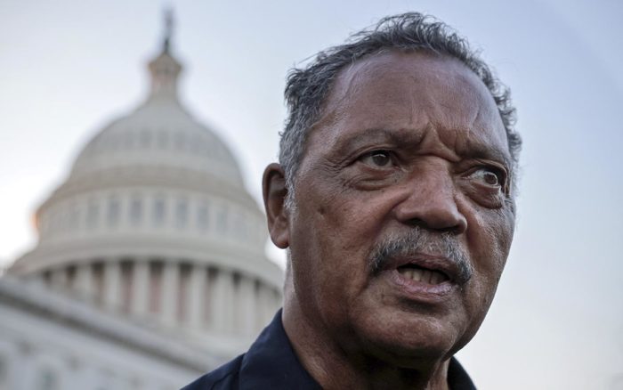 Hospitalizan por Covid-19 al reverendo Jesse Jackson, defensor de los derechos civiles en EU