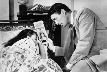 Audrey Hepburn y Gregory Peck en 'Vacaciones en Roma' (1953), de William Wyler, que se estaba rodando a la vez que 'La conciencia acusa'.