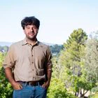 El cientifico Karl Deisseroth en las instalaciones de la universidad de Stanford en California, el 13 de julio de 2021.
Durante una entrevista, el científico habló sobre su libro más reciente Projections: A Story of Human Emotions.
Stanford, California, 14 de julio de 2021