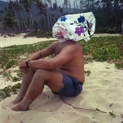 Alejandro Dumont posa para un retrato en Choroní, Venezuela.