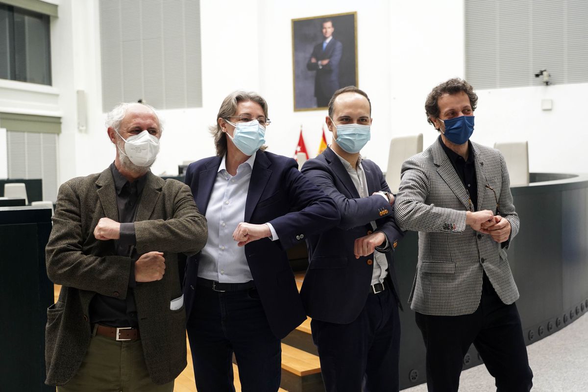 Uno de los cuatro ediles ‘carmenistas’ renuncia a última hora al acuerdo de los presupuestos de Almeida