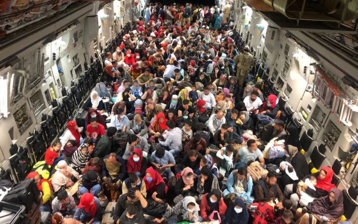 Latigazos y palazos para quienes buscan huir de Afganistán antes del 31 de agosto