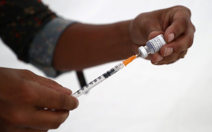 Brasil producirá vacunas de Pfizer contra Covid-19 para América Latina